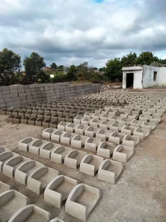 Retaining Wall Dry Stack Blocks. Geolok400, Loffelstein, L300 and L500 Strength Tested above 20MPa