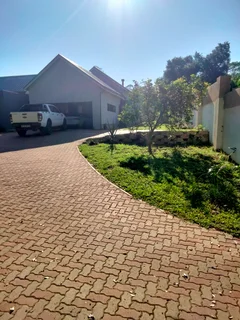 Retaining Wall Dry Stack Blocks. Geolok400, Loffelstein, L300 and L500 Strength Tested above 20MPa