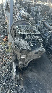 Truck UD Quon gearbox