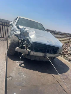 CLC 200 Kompressor Mercedes for stripping for parts, windows, panels, doors, lights.