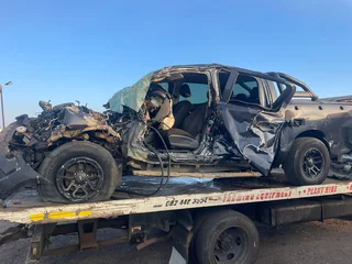 Ford Ranger for stripping part, door and tail gate.