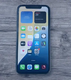 iPhone 11 64g in pristine condition