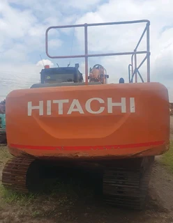 Hitachi ZX200 Excavator - For Sale