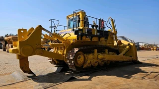 Komatsu D475 Dozer - For Sale