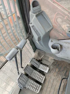 Hitachi ZX200-5G Excavator