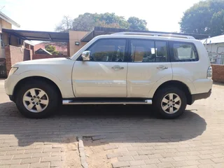 2007 Mitsubishi Pajero SUV