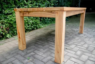 MODERN SOLID KIAAT TABLES