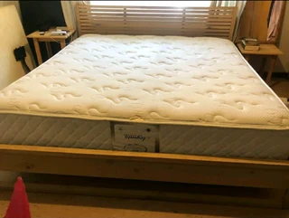 SOLID WOOD BEDS, HEADBOARDS AND BEDSIDES