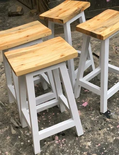 SOLID WOOD KITCHEN STOOLS