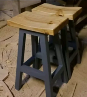 SOLID WOOD BAR/KITCHEN STOOLS