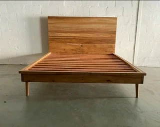 SOLID WOOD BEDS, HEADBOARDS AND BEDSIDES