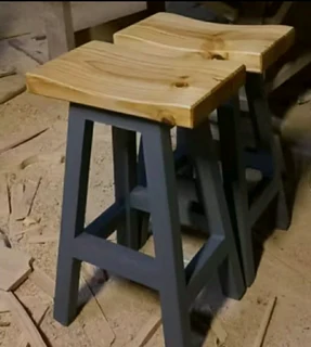 SOLID WOOD BAR/KITCHEN STOOLS