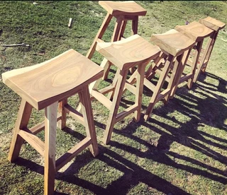 SOLID KIAAT BAR STOOLS