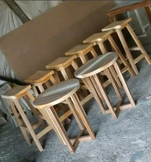 SOLID KIAAT BAR STOOLS