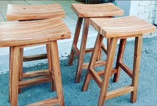 SOLID KIAAT BAR STOOLS