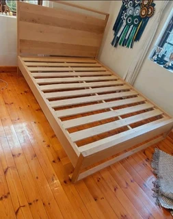 CUSTOM SOLID WOOD BEDS AND HEADBOARDS