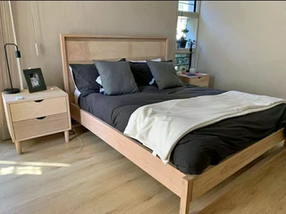 CUSTOM SOLID WOOD BEDS AND HEADBOARDS