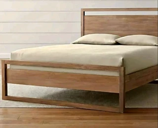 CUSTOM SOLID WOOD BEDS AND HEADBOARDS