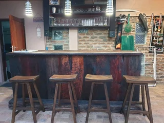 MODERN HIGH QUALITY SOLID WOOD KITCHEN STOOLS