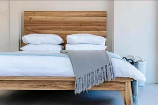 CUSTOM SOLID WOOD BED FRAMES AND HEADBOARDS