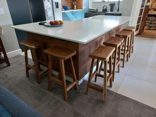 SOLID KIAAT BAR / KITCHEN STOOLS
