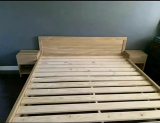CUSTOM SOLID WOOD BEDS AND HEADBOARDS