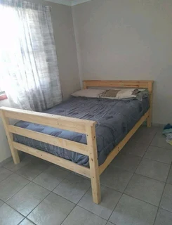 CUSTOM SOLID WOOD BEDS AND HEADBOARDS