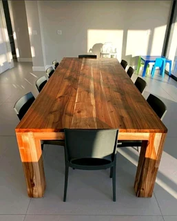 MODERN HIGH QUALITY SOLID KIAAT TABLES