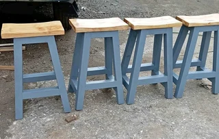 TOP QUALITY CUSTOM SOLID WOOD BAR STOOLS