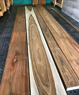 HIGH QUALITY CUSTOM SOLID KIAAT TABLES