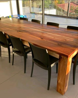 SOLID KIAAT TABLES