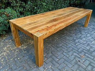 HIGH QUALITY CUSTOM SOLID KIAAT TABLES