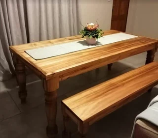 MODERN SOLID WOOD TABLES