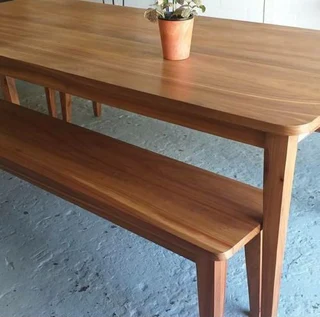MODERN SOLID WOOD TABLES