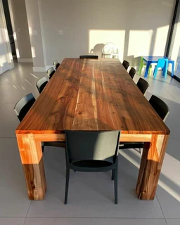 HIGH QUALITY SOLID KIAAT TABLES