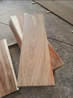 HIGH QUALITY SOLID KIAAT TABLES