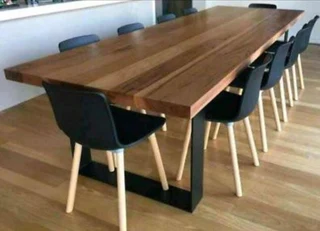 HIGH QUALITY SOLID KIAAT TABLES