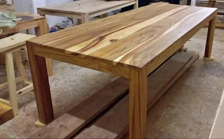 HIGH QUALITY SOLID KIAAT TABLES