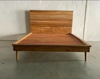 SOLID WOOD BED FRAMES AND HEADBOARDS