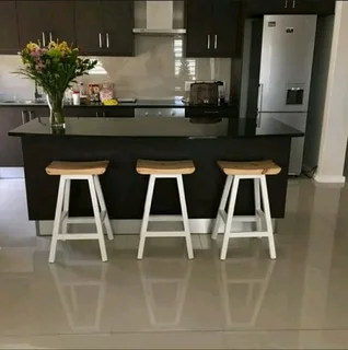 HIGH QUALITY CUSTOM SOLID WOOD BAR STOOLS