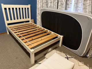 Three Quarter Bed