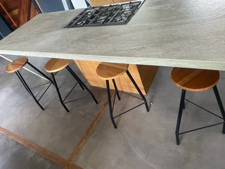4 bar stools chairs