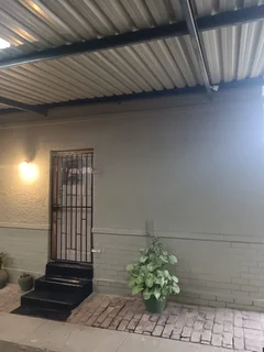 1-Bedroom Flat (Connected to Main House)