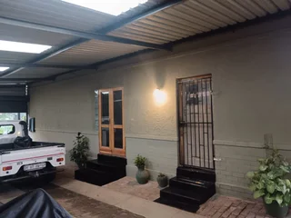 1-Bedroom Flat (Connected to Main House)