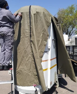 PROTECT THEIR HOMES FROM THE HARSH ELEMENTS!! THE VENTER 2 BERTH HORSE BOX RIPSTOP COVER.