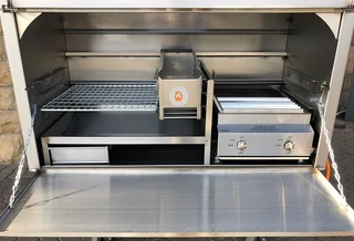 ENHANCE THE VALUE OF THE PROPERTY -THE GAS COMBO 1200MM BUILD IN BRAAI WITH 2-BURNER GAS BRAAI.