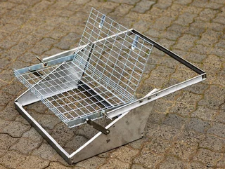 GET YOURS AND TAKE IT  A FOR FLIPPP!! THE STAINLESS-STEEL FLIPPEN BRAAI GRID AND FRAME.