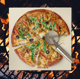 GREAT FOR THE FAMILY-THE SINGLE PIZZA DOME WITH THEMOMETER.