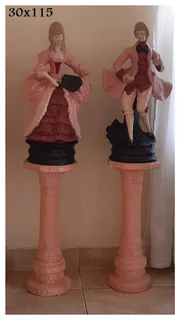 2 x Sement Stands + 2 x dolls