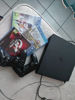 Play Station 4